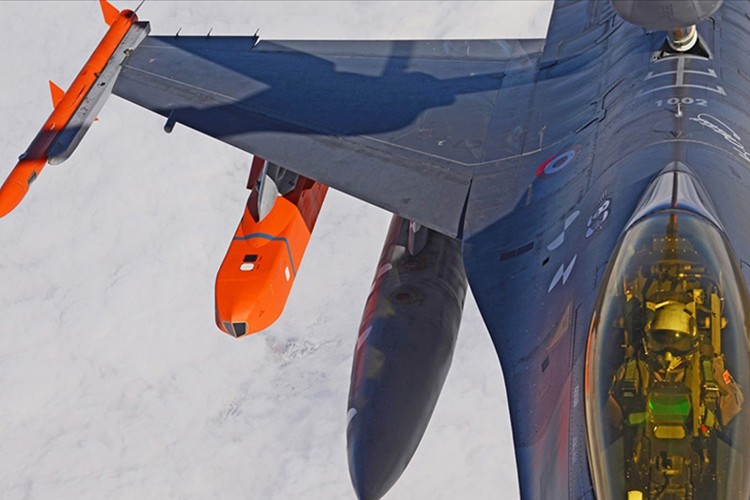 SOM yerli motorla hedefi vurdu