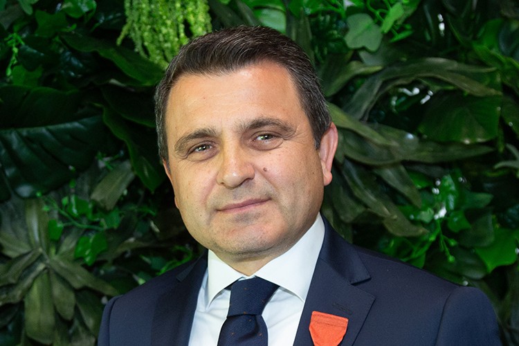 İsmail Kaşdemir'e Yeni Zelanda tarafından Liyakat Nişanı Onursal Üyeliği