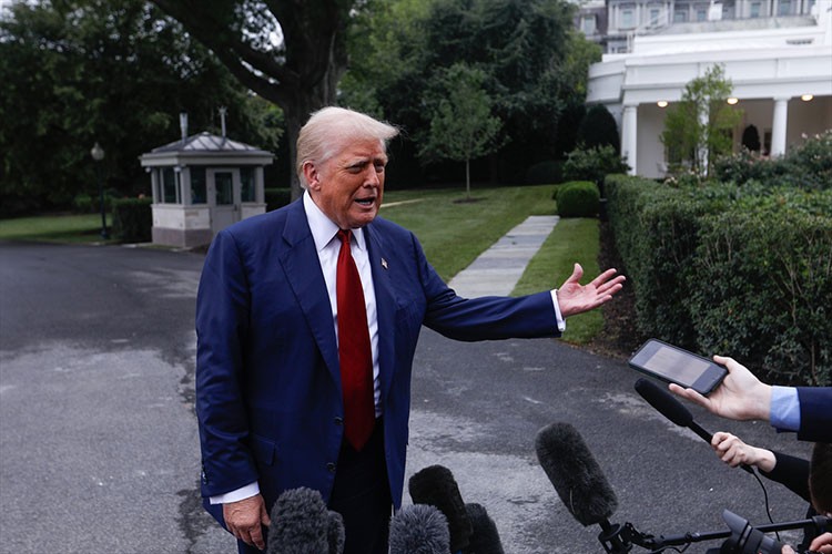 İran'la ticaret yapan ülkelere yüzde 25 ek gümrük vergisi