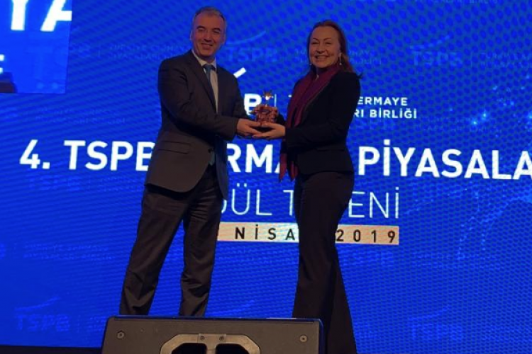 Ödüllerini aldılar