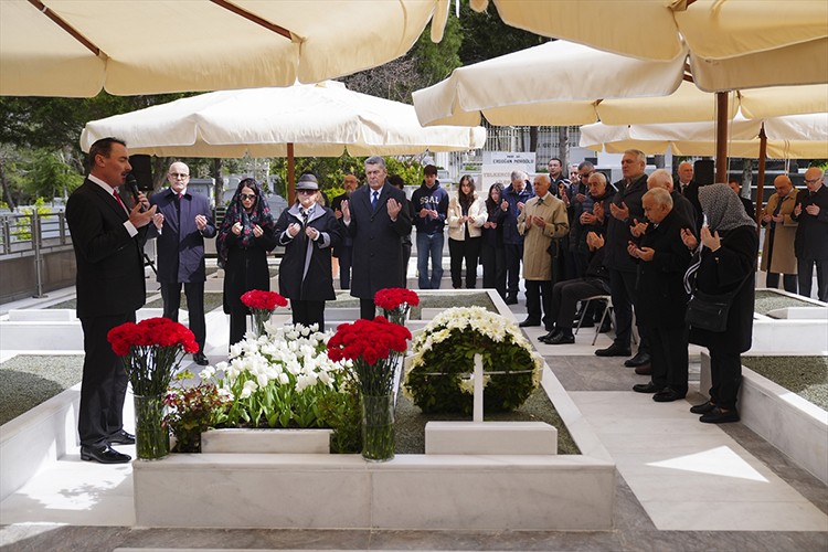 Sakıp Sabancı vefatının 22. yılında kabri başında anıldı