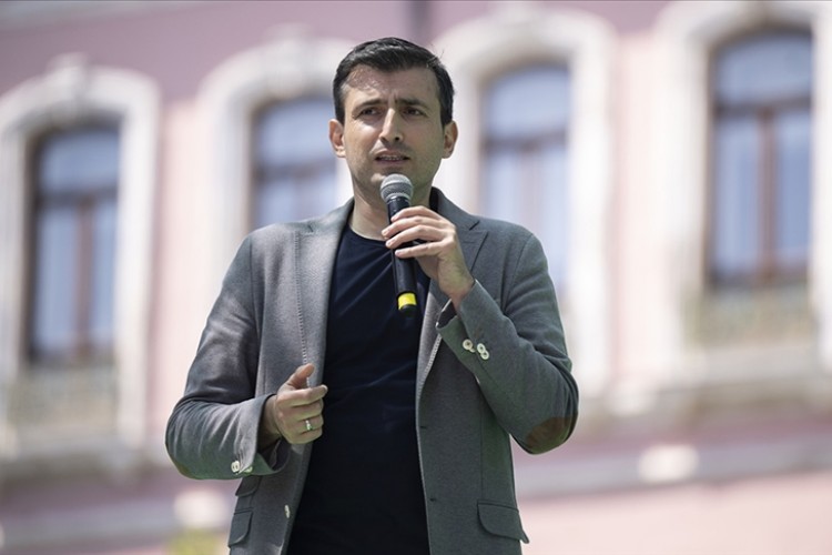 Baykar Yönetim Kurulu Başkanı Bayraktar'dan yatırım dolandırıcılığı uyarısı