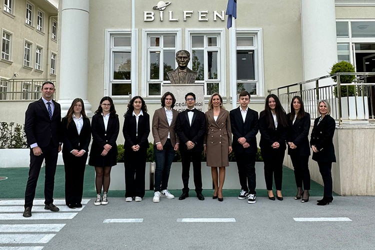 Bilfen Lisesi Öğrencileri Bitkilere Can Kurtaran Oldu