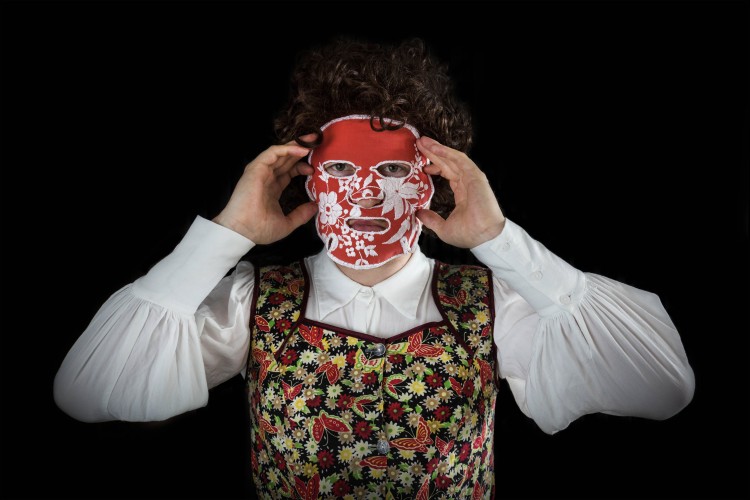 AS GAUDY AS A BUTTERFLY /RENGARENK SERGİSİ İSTANBUL'DA AÇILIYOR