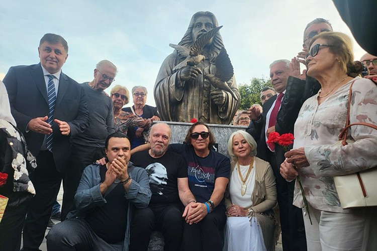 Barış Manço Büstü Açıldı