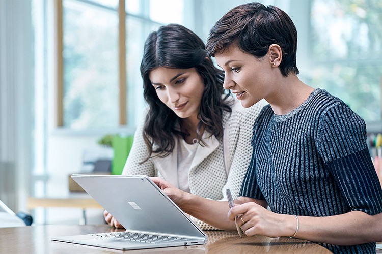 Teknolojinin kadın liderleri