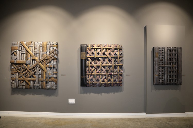 Rölyef, heykeller ve kafesler sergisi açıldı