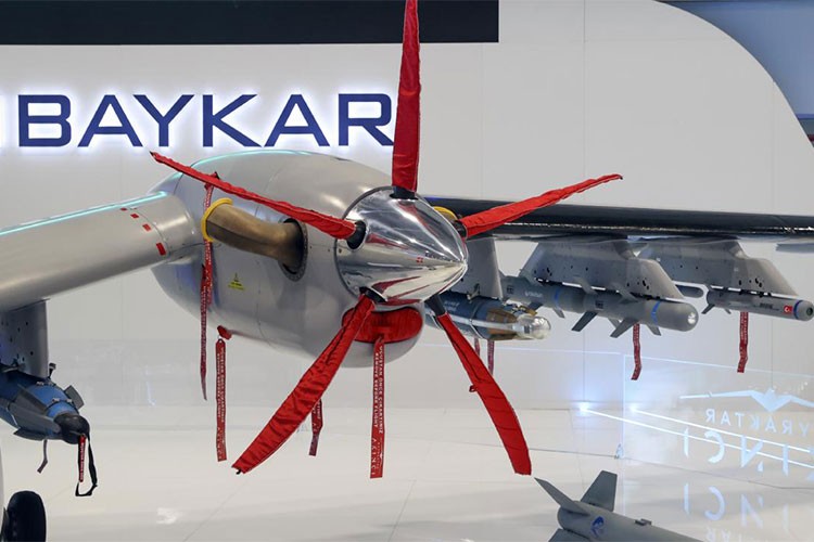 Baykar, İtalyan havacılık şirketi Piaggio Aerospace'i satın alıyor