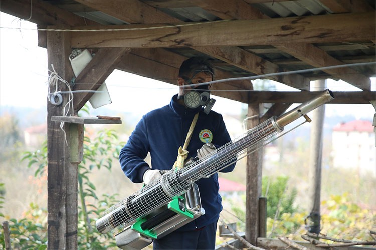 450 ekip kahverengi kokarcaya karşı mesai yapıyor