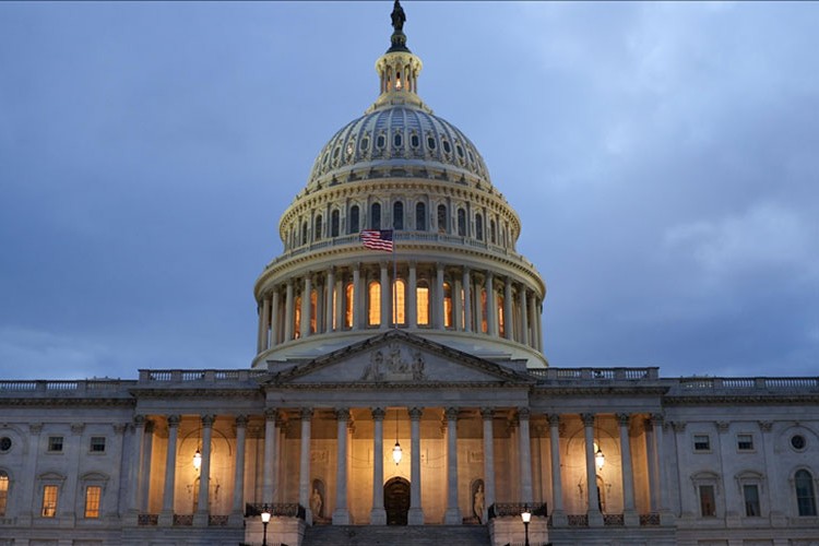 ABD'de geçici bütçe onaylandı, hükümet kurtuldu
