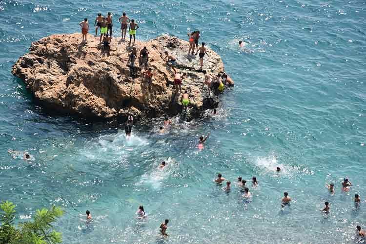 Sıcaklıklar yarından itibaren yurt genelinde düşecek