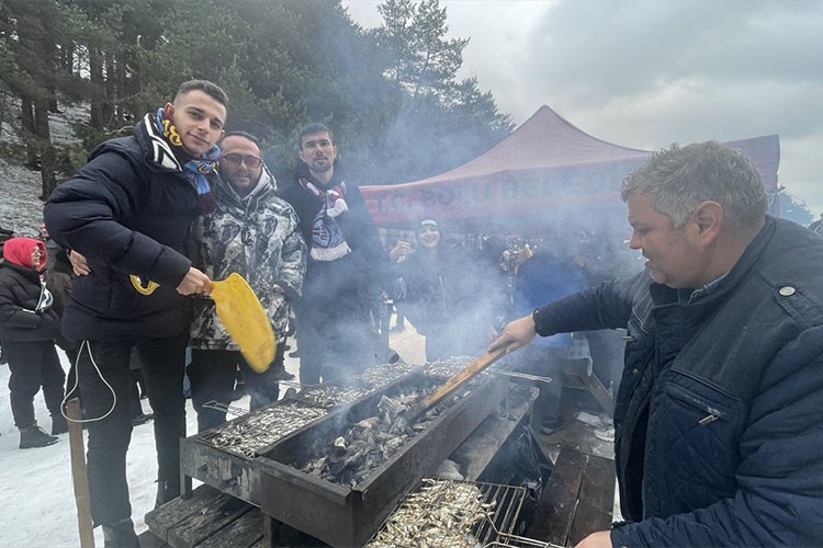 Hamsi festivalinde yaklaşık 2 ton balık tüketildi