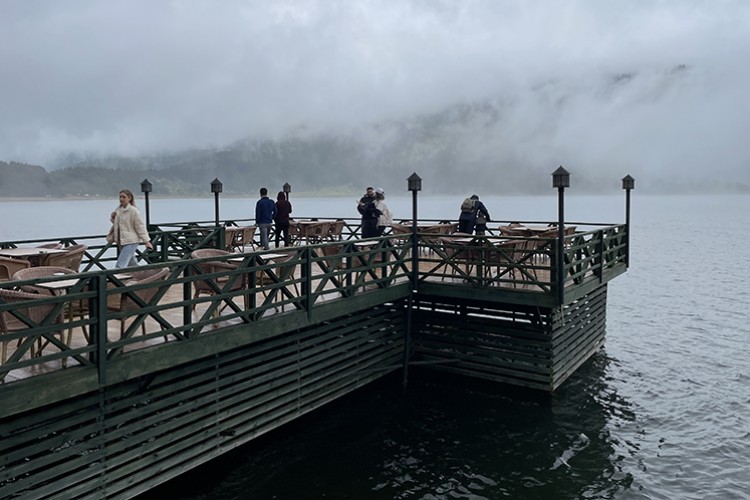 Doğaseverler "19 Mayıs" tatilinde Abant'ı gezdi