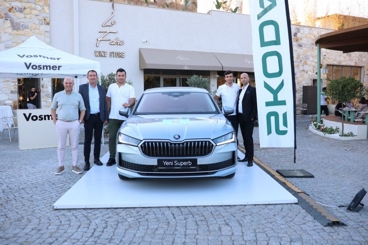 Vosmer Otomotiv, Oasis Marina'da Caz Rüzgârı Estirdi!