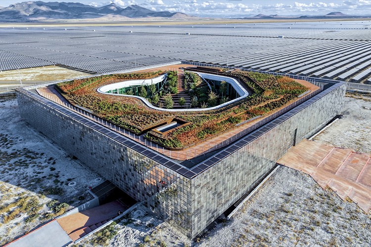 Karapınar GES'in "kalbi" SCADA Yönetim Merkezi, tasarımıyla dünyanın ilgisini çekiyor