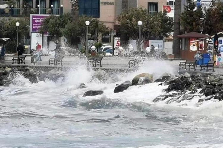 Meteorolojiden Ege Denizi'nin kuzeyi için fırtına uyarısı