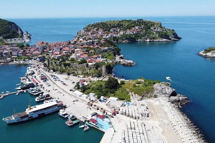 Turizm ilçesi Amasra 1 milyon ziyaretçi hedefini aştı
