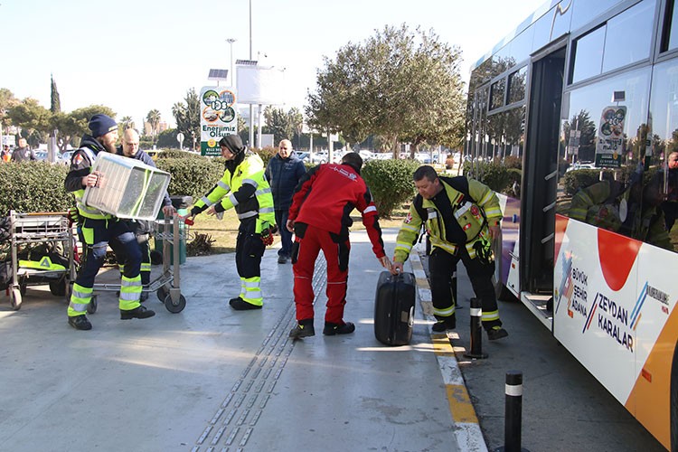 Depremin vurduğu Adana lojistik üs olarak kullanıldı