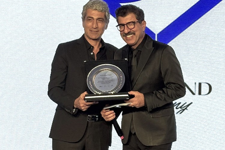 Karadağ'da konferansa katıldı