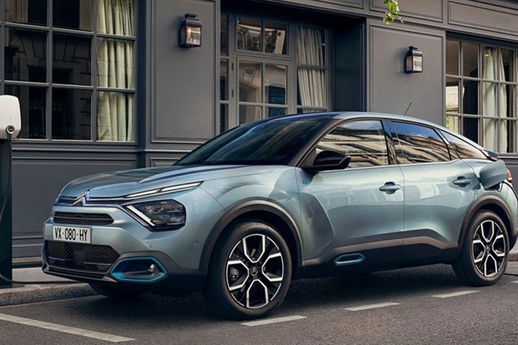 Citroen e-C4 ve e-C4 X'te ikinci döneme geçiliyor