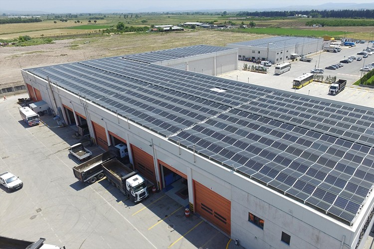 Çatı tipi güneş enerjisi santrali faaliyete geçti