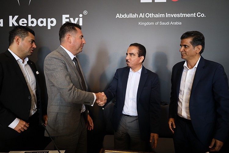 Hem ürün hem personel ihraç ediyor