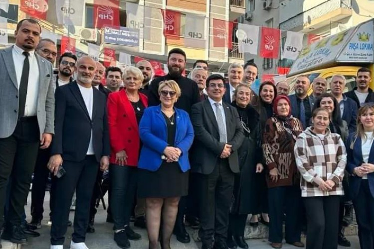 İYİ PARTİLİ ÇOBANOĞLU'NA BAYRAKLI SEÇMENİNDEN YOĞUN İLGİ!
