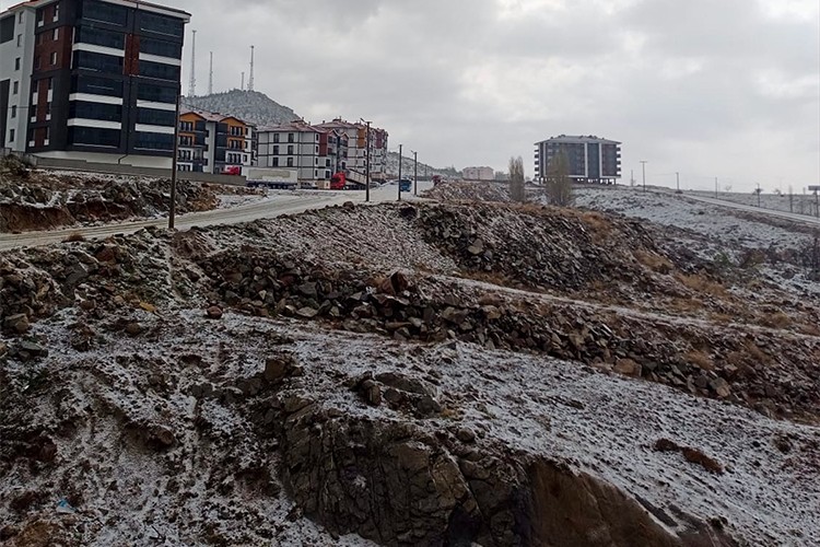 Eskişehir'de sağanak ve dolu etkili oldu