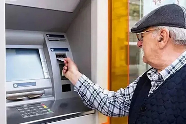 Emekliler için seyyanen zam talebi