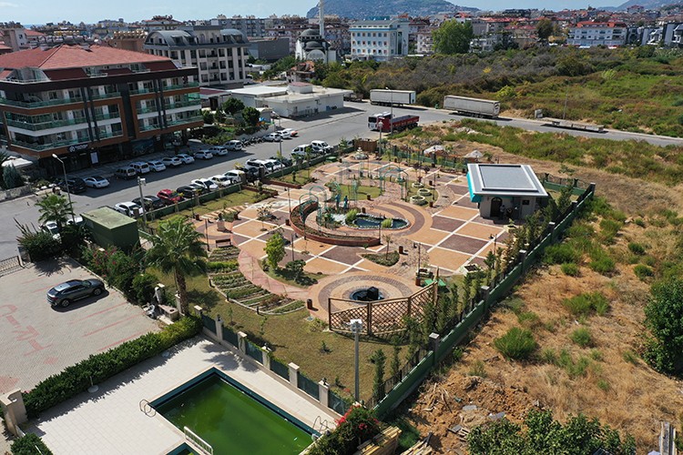 Adeniz'in terapi parkı Alanya'da