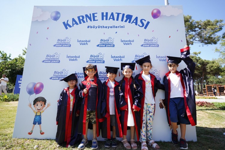 Karne şenliğinde doyasıya eğlendiler