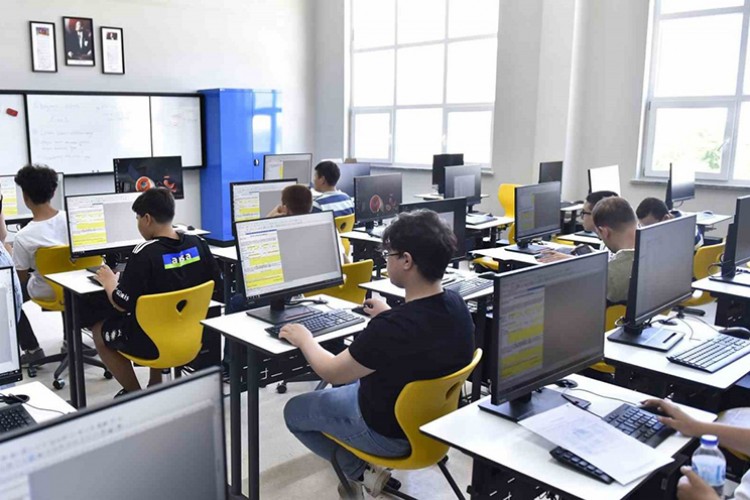 Antalya OSB Teknik Koleji'nde ön kayıt dönemi başladı