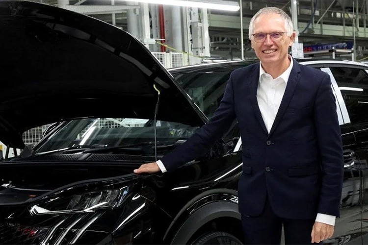 Stellantis CEO'su Tavares istifa etti