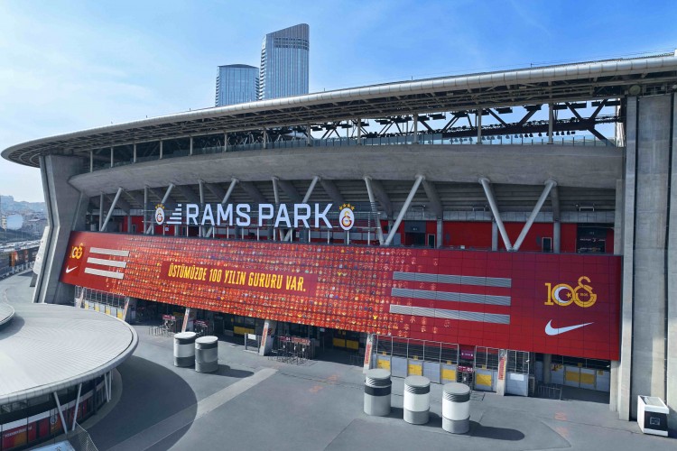 Cumhuriyetin gururlu yüzleri Ali Sami Yen Spor Kompleksi RAMS Park'ı sarmalıyor