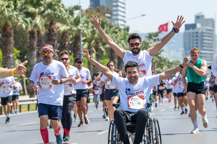 Türkiye Pazar Günü İyilik İçin Koşuyor