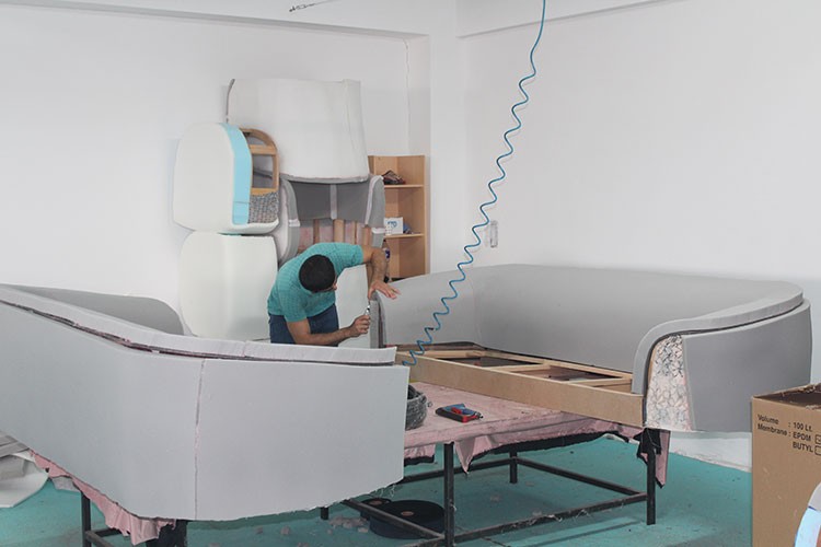 Genç mobilyacı 21 ülkeye ihracat yapıyor