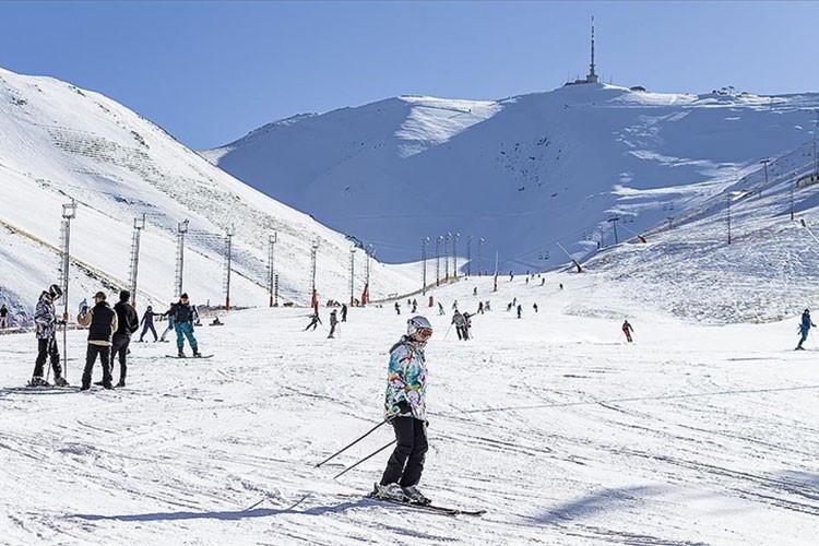 Kar kalınlığı 130 santimetreyle en çok Palandöken'de ölçüldü