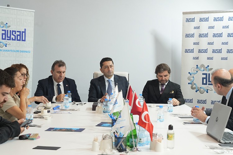 İhracatçı birliklerinin tamamı kaldırılmalı