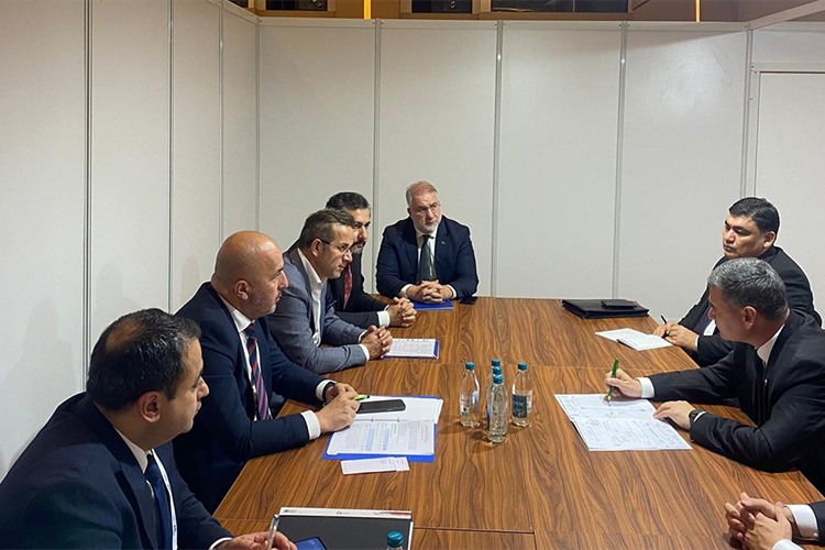 Nakliyeciler Türkmenistan ile "yeni yol" arayışında