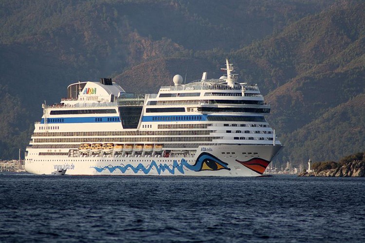 Marmaris'e "Aida Stella" kruvaziyeriyle 2 bin 500 yolcu geldi