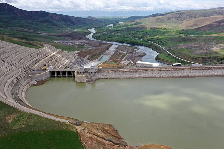 Muş'ta etkili olan yağışlar barajlara "can suyu" oldu