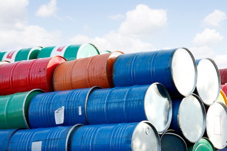 Petrolün fiyatı yüzde 0.44 arttı