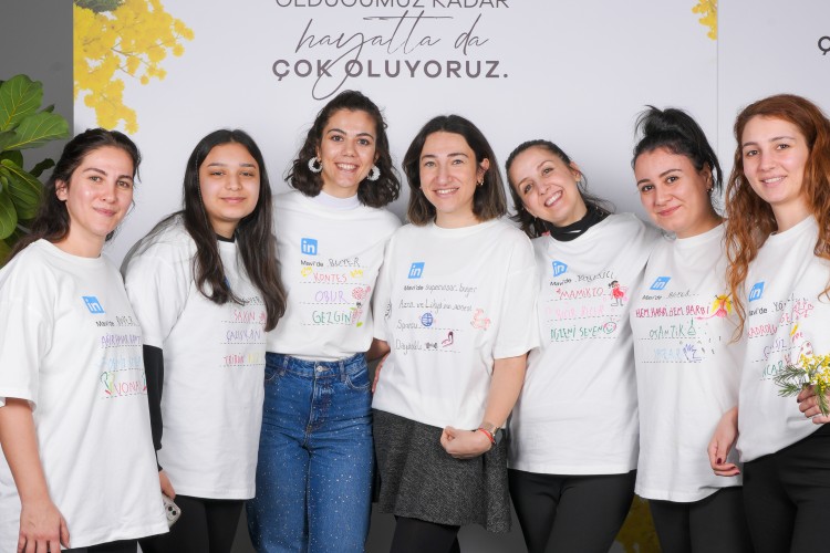 Mavi'den işte ve hayatta "Çok Olan" kadınlara mesaj var