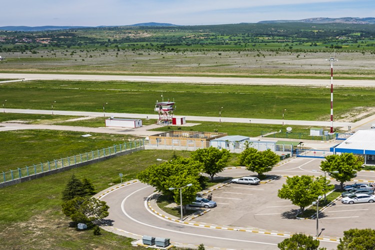 Havalimanından ot satışı