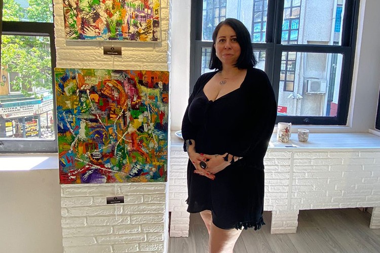 Ressam Gamze Kırşavoğlu'nun eserlerinde 'meditasyon' etkisi