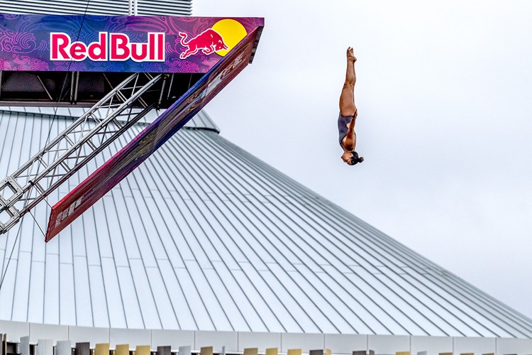 Red Bull Cliff Diving'de 2024 Sezonu Atina'da Başlıyor