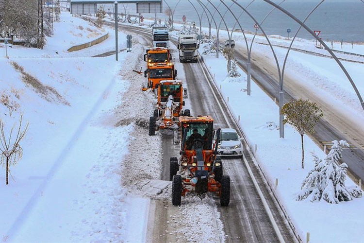 Kara yollarında kış hazırlıkları tamamlandı