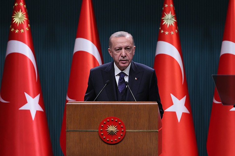 "Faizlerin düşük tutulmasını memnuniyet verici"