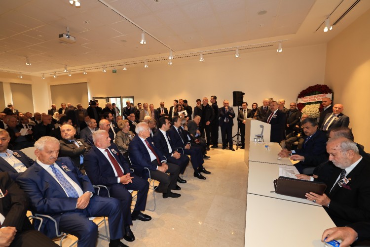 İMAMOĞLU TURGUT ÖZAL'I ANMA TÖRENİNE KATILDI