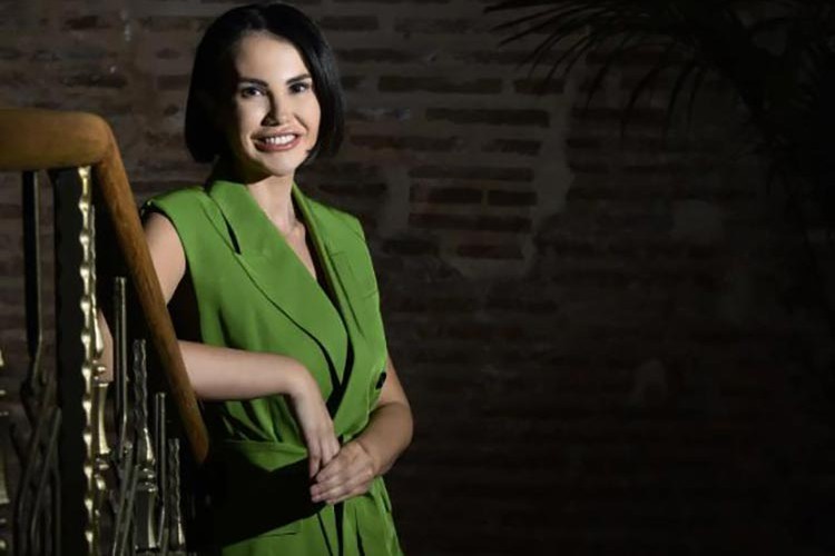 İpek İpek'in kitap lansmanı cemiyeti buluşturdu